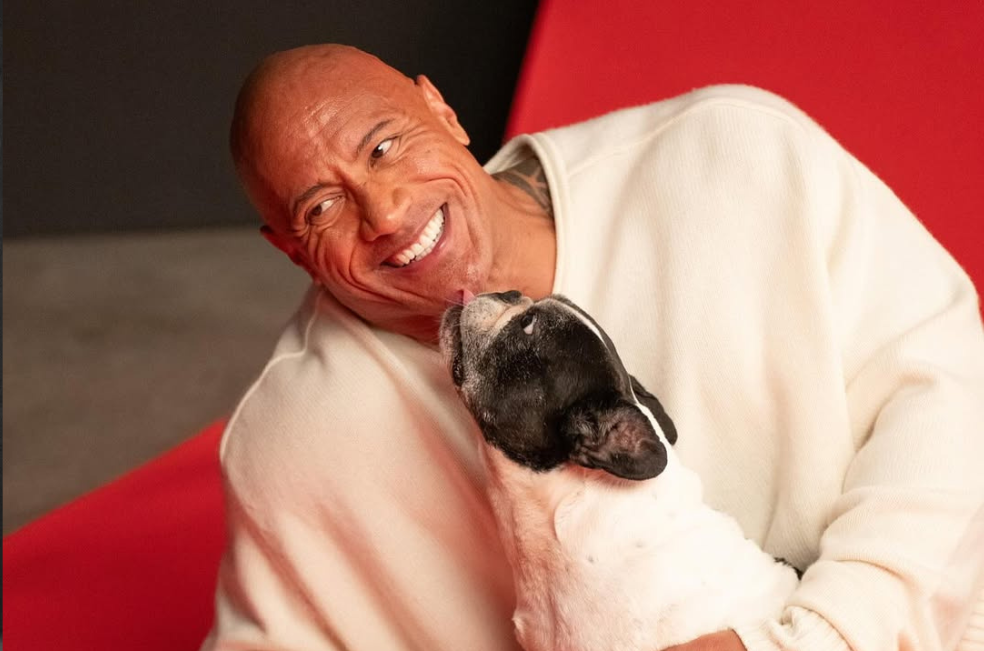 “Se fue en silencio”: Dwayne Johnson lamenta el fallecimiento de su perro Hobbs