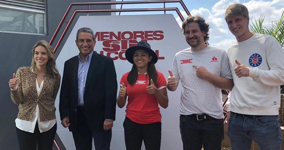 Samira Fadul, vicepresidenta de asuntos corporativos de Bavaria, Fernando Jaramillo, presidente DIMAYOR, Gabriela Rodríguez, jugadora América de Cali, Marcel Regis, presidente de Bavaria, Andres Llinas, jugador Millonarios.Samira Fadul, vicepresidenta de asuntos corporativos de Bavaria, Fernando Jaramillo, presidente DIMAYOR, Gabriela Rodríguez, jugadora América de Cali, Marcel Regis, presidente de Bavaria, Andres Llinas, jugador Millonarios.