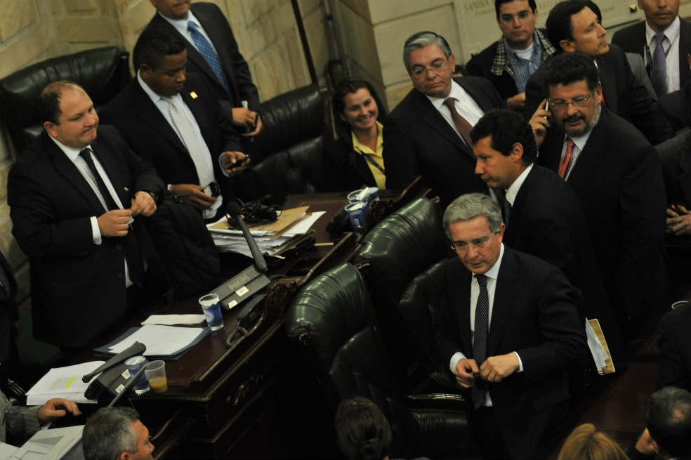 Defensa de Uribe pasa al ataque