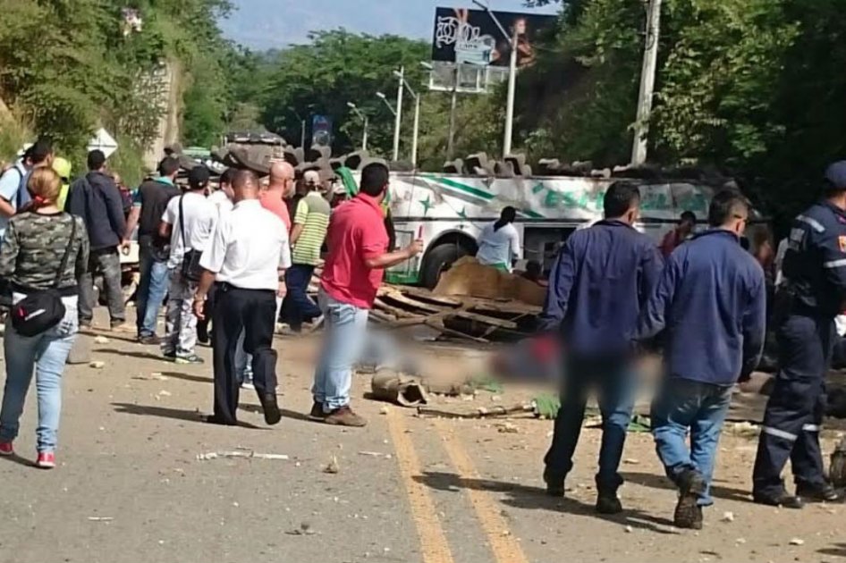 Al menos nueve muertos y 25 heridos en accidente de tránsito en Antioquia