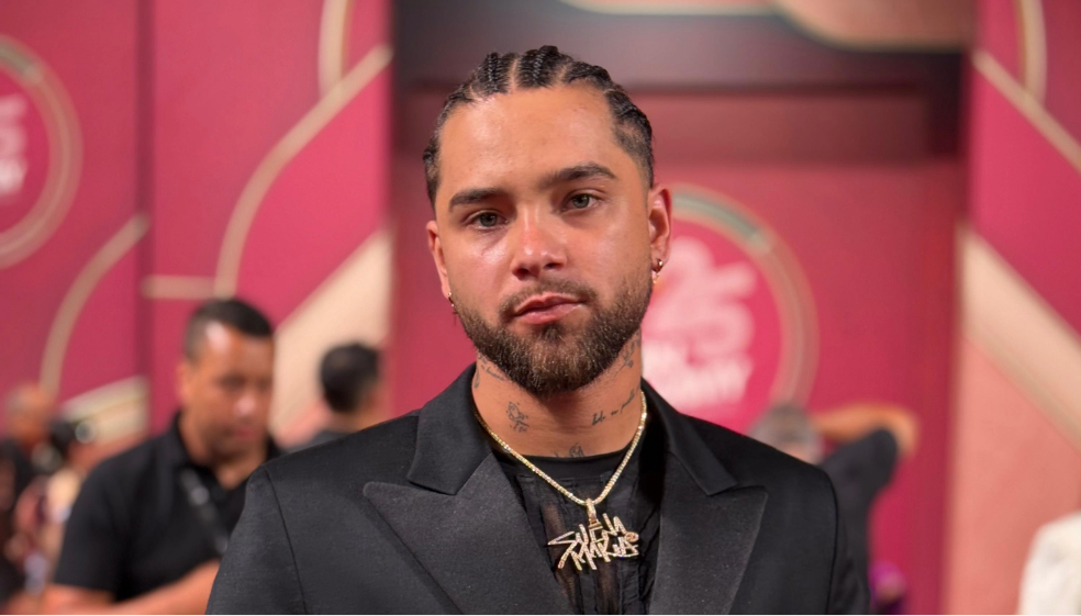 Juanse Navarro, el cantautor colombiano que conquistó su primer Latin Grammy