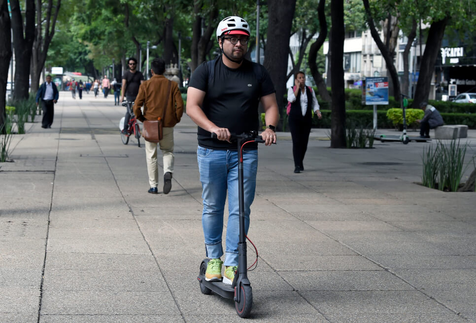 Las patinetas eléctricas en América Latina: ¿Empeoran o ayudan a la movilidad?