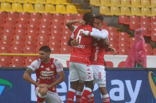 Con gol de “La Roca” Sánchez, Santa Fe venció al Medellín
