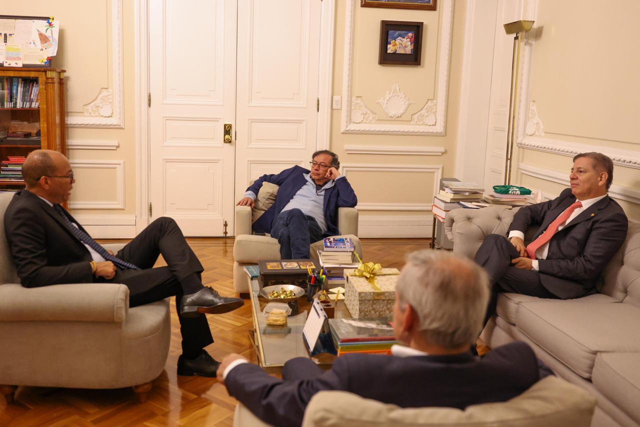 Gustavo Petro se reunió con el nuevo presidente de la Corte Suprema