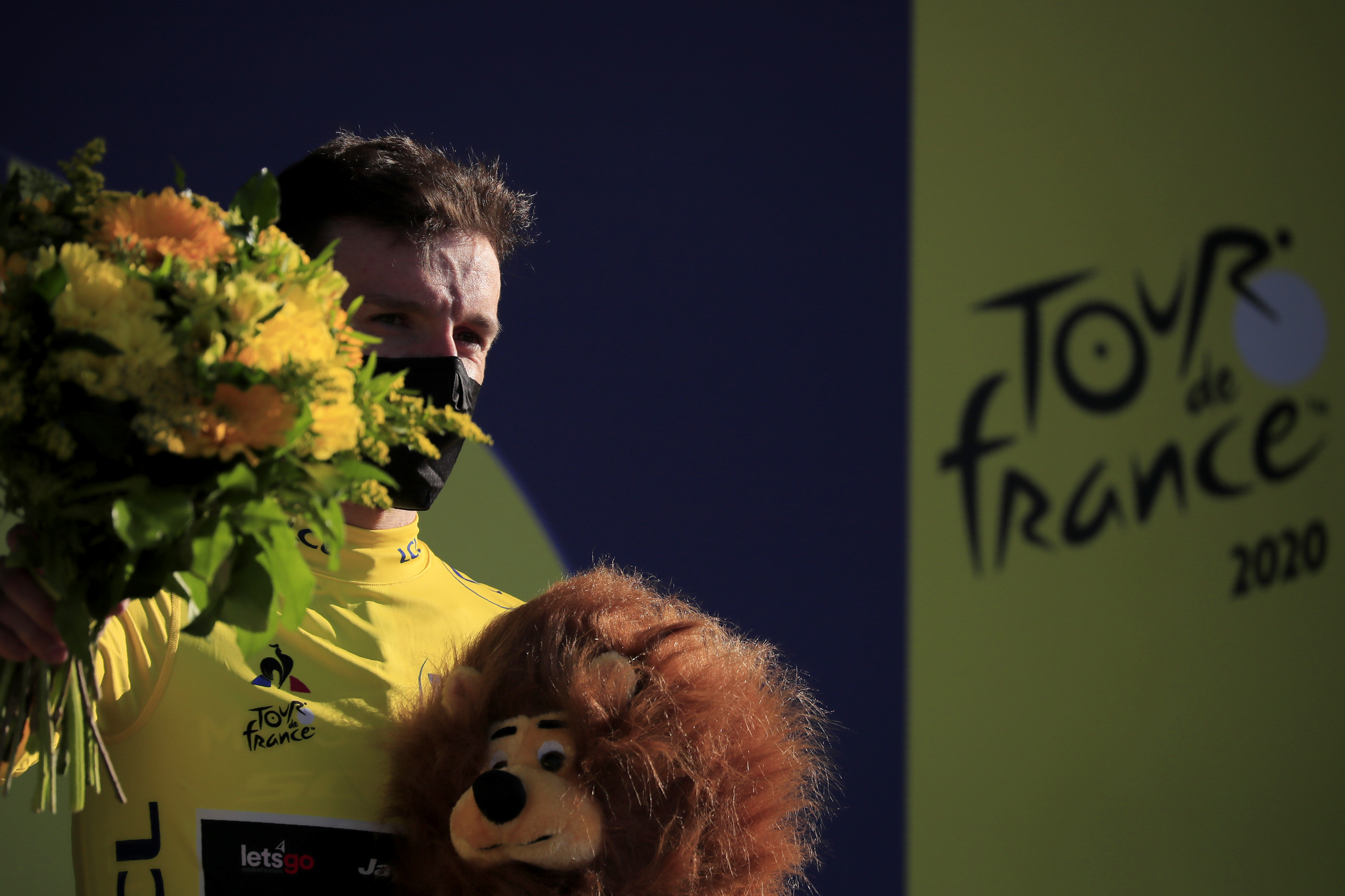 “Nadie quiere ponerse el maillot amarillo de esta manera”, reconoce Adam Yates