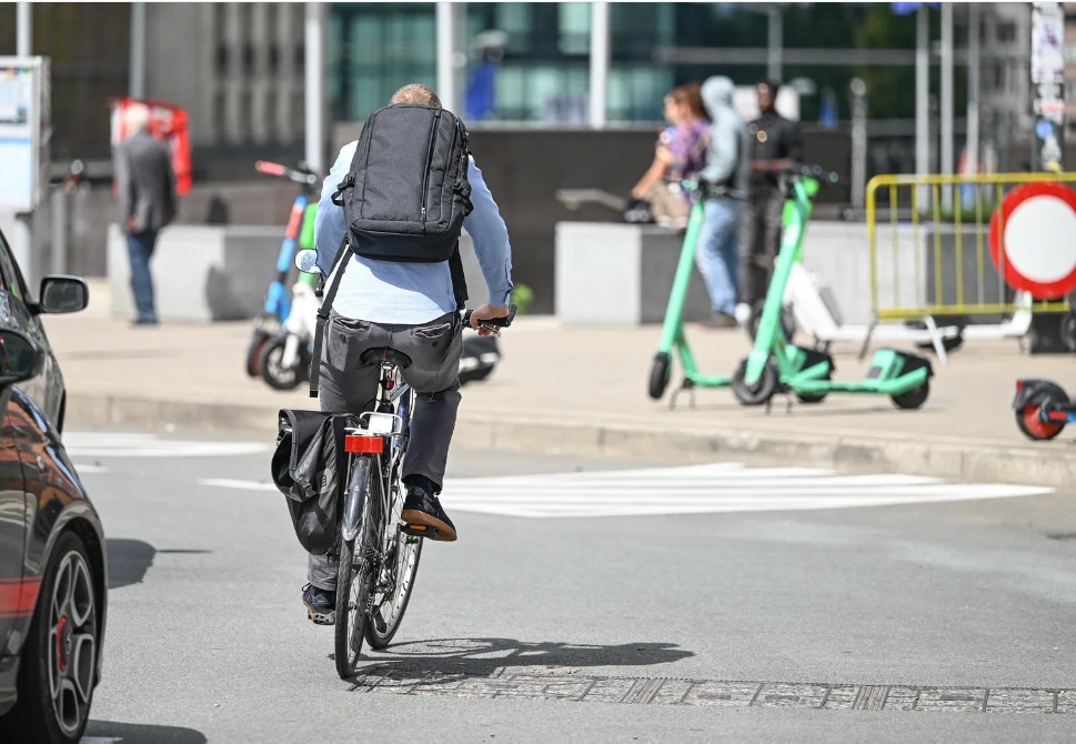 Las ciudades del mundo que redujeron carriles para autos y le apostaron a la bicicleta