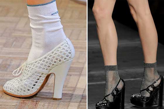 Medias y sandalias
