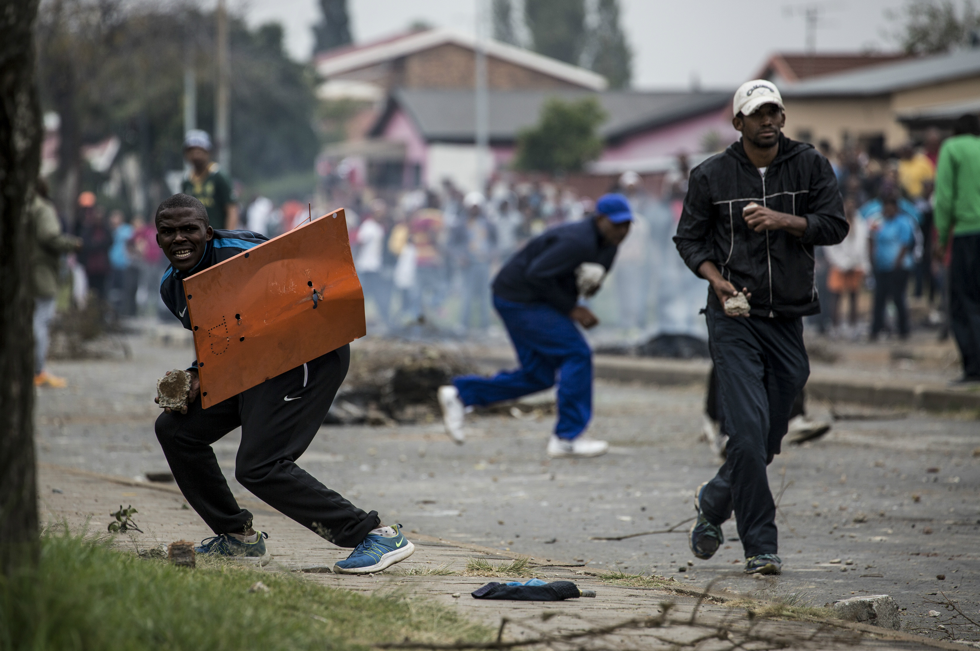 Violentos incidentes con trasfondo racista en el noroeste de Sudáfrica