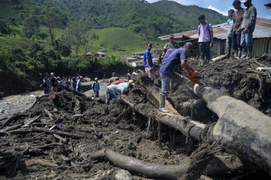 Aumenta a 56 cifra de muertos por avalancha en Salgar, Antioquia