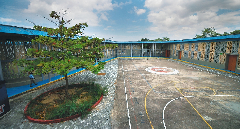 Hasta el 24 de enero de 2020, el colegio Clemente Manuel Zabala era parte de la concesión Fe y Alegría, condición que lo hacía ser una institución privada.