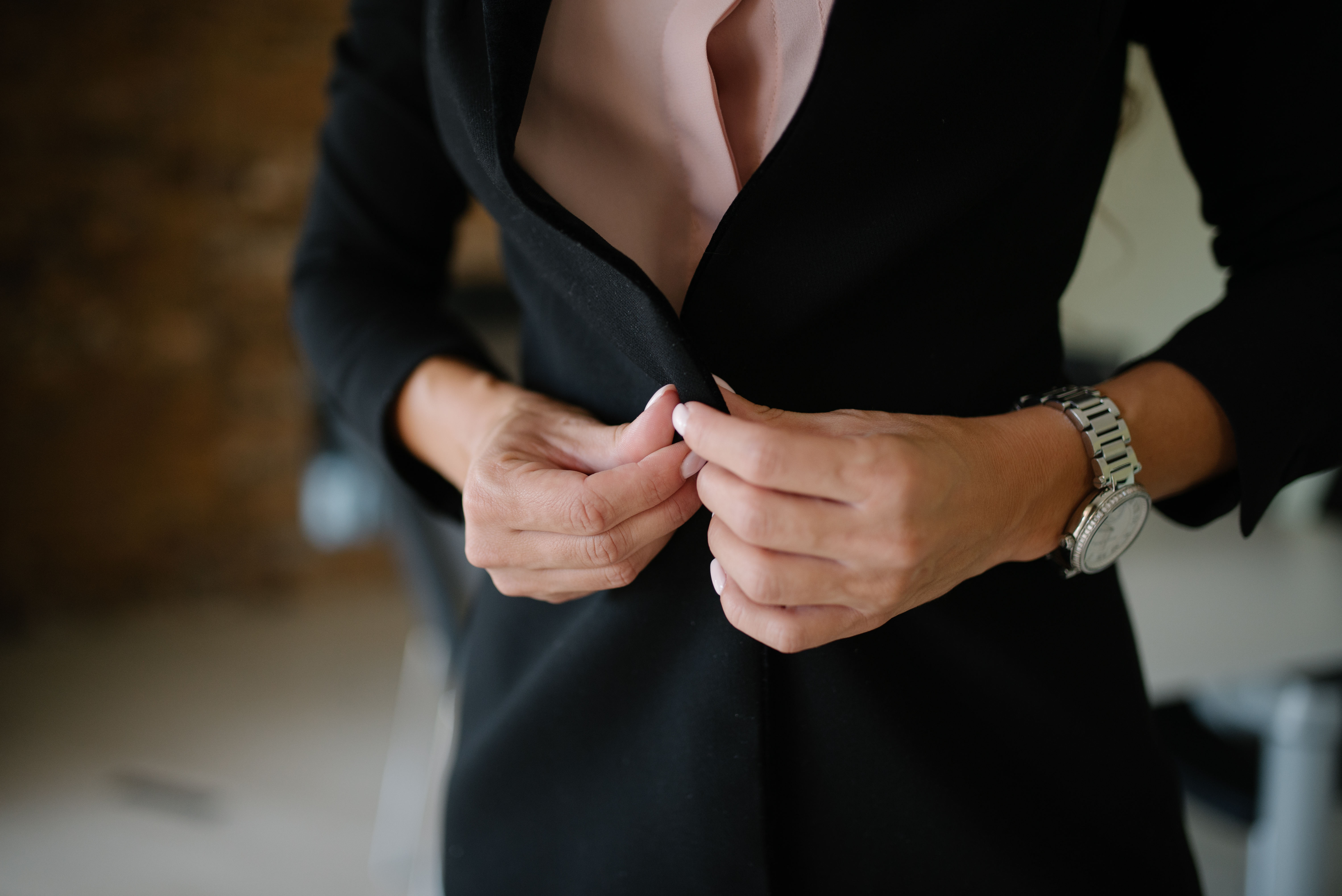 Otro código de vestimenta: en Misuri exigen a las mujeres “cubrirse los hombros”