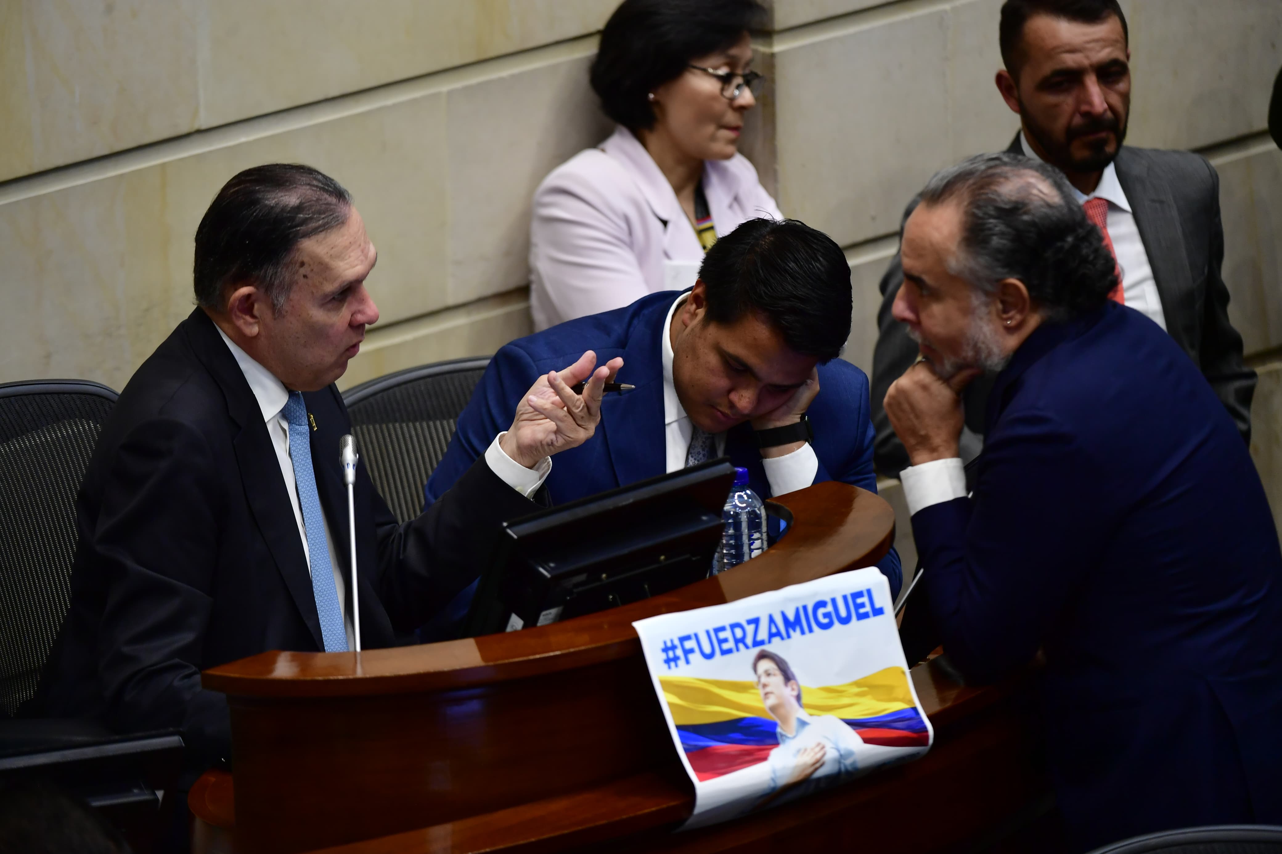 El presidente de la plenaria, Efraín Cepeda, ha intentado tender puentes con el Gobierno. Con la esperanza no solo de destrabar la discusión, sino también el eventual retiro de la consulta popular 2.0.