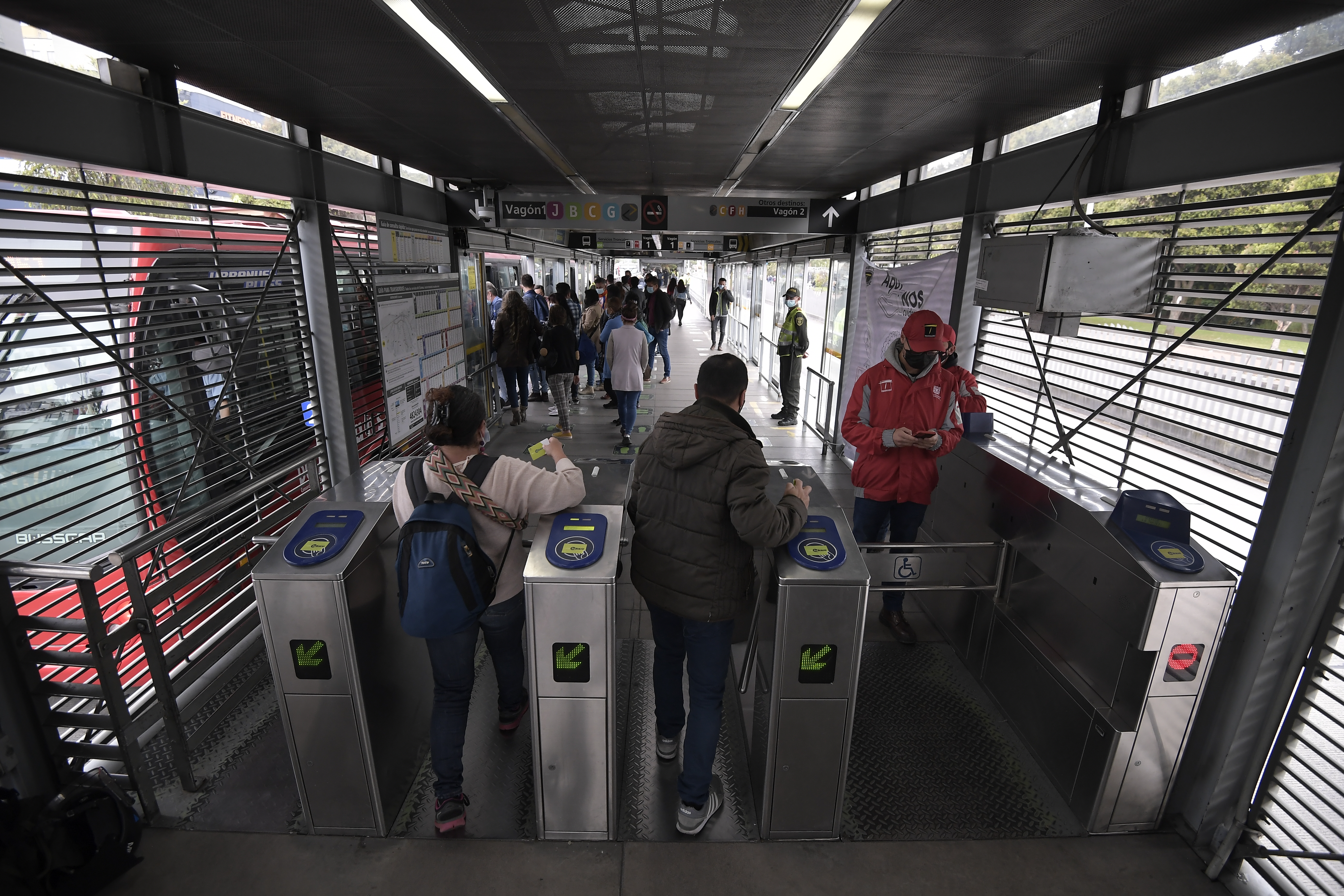 Más del 84% de los usuarios pagan su pasaje en  Transmilenio, según estudio de evasión