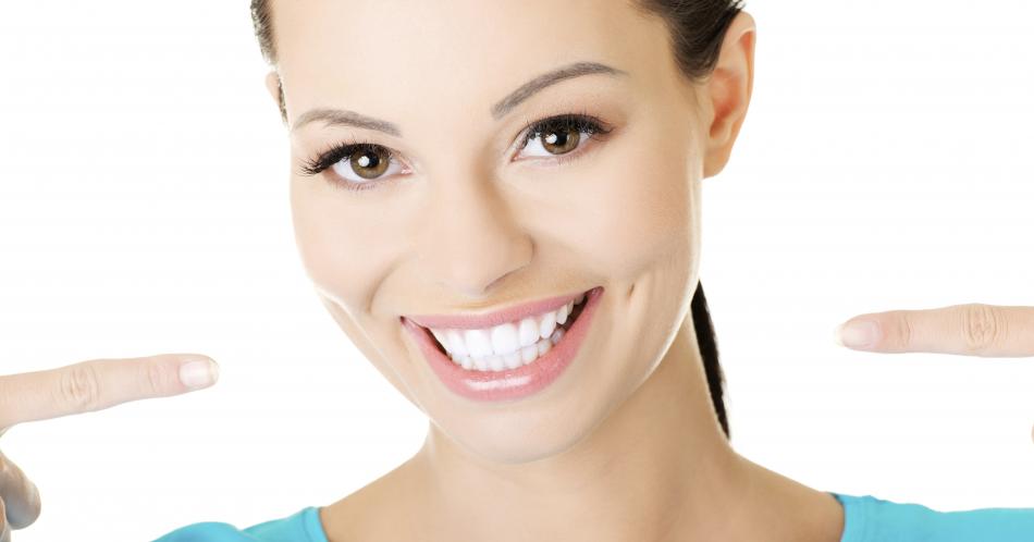 ¿Cómo tratar los dientes sensibles?