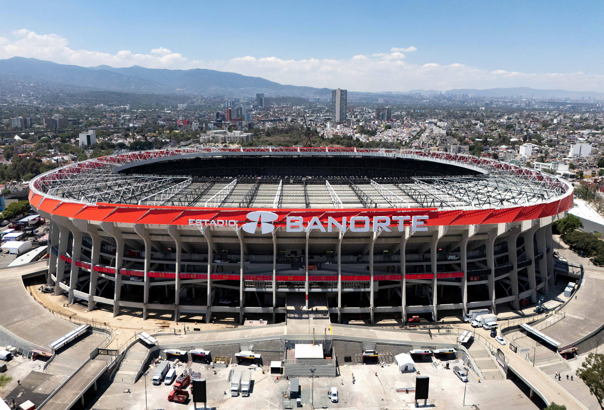El Estadio Azteca apura el paso para llegar a su tercer acto 