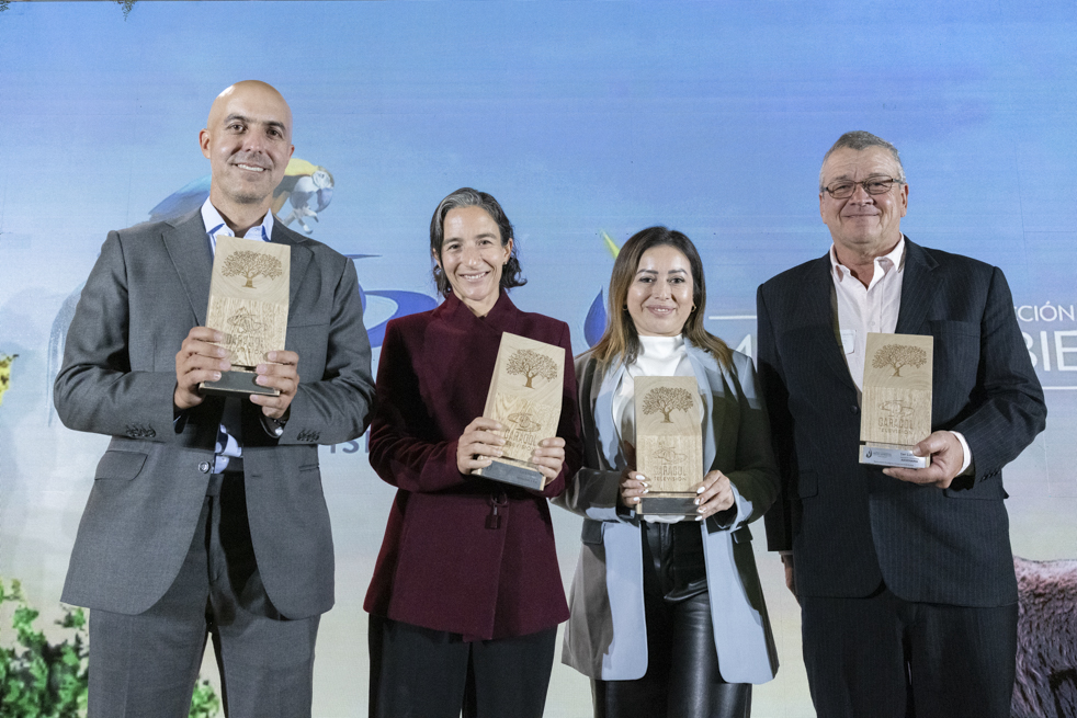 Nicolás Vásquez de Takami S.A, Mariana Sandoval de Terrasos, Sandra Duarte de la Fundación Cataruben y Carlos Eduardo Bermúdez de ASOCHAIN