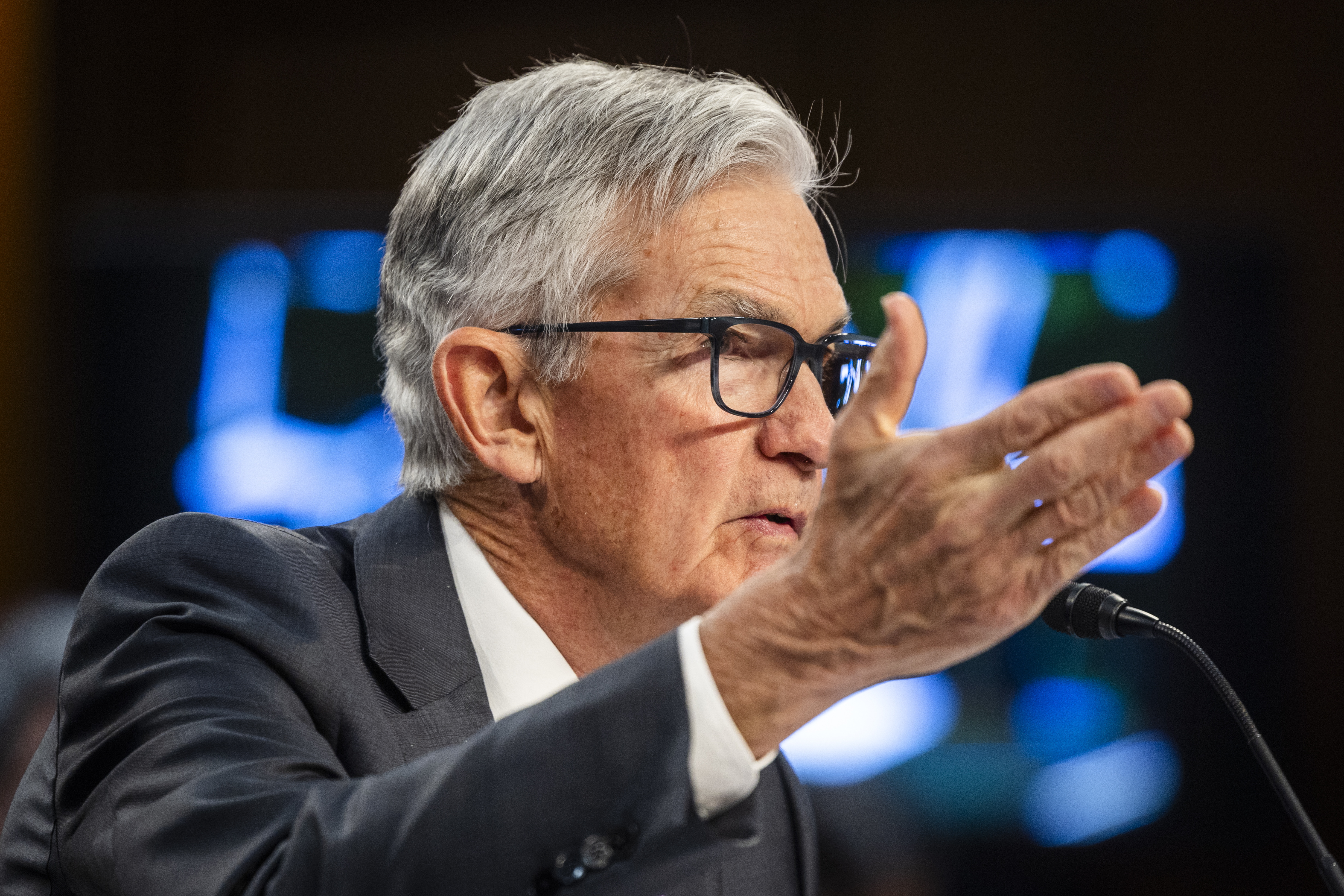 WASHINGTON (United States), 11/02/2025.- US Chairman of the Federal Reserve Jerome Powell testifies before the Senate Banking, Housing and Urban Affairs committee for his semiannual monetary policy report to Congress in the Hart Senate Office Building in Washington, DC, USA, 11 February 2025. Powell said the Federal Reserve is in no hurry to make further rate cuts. EFE/EPA/JIM LO SCALZO