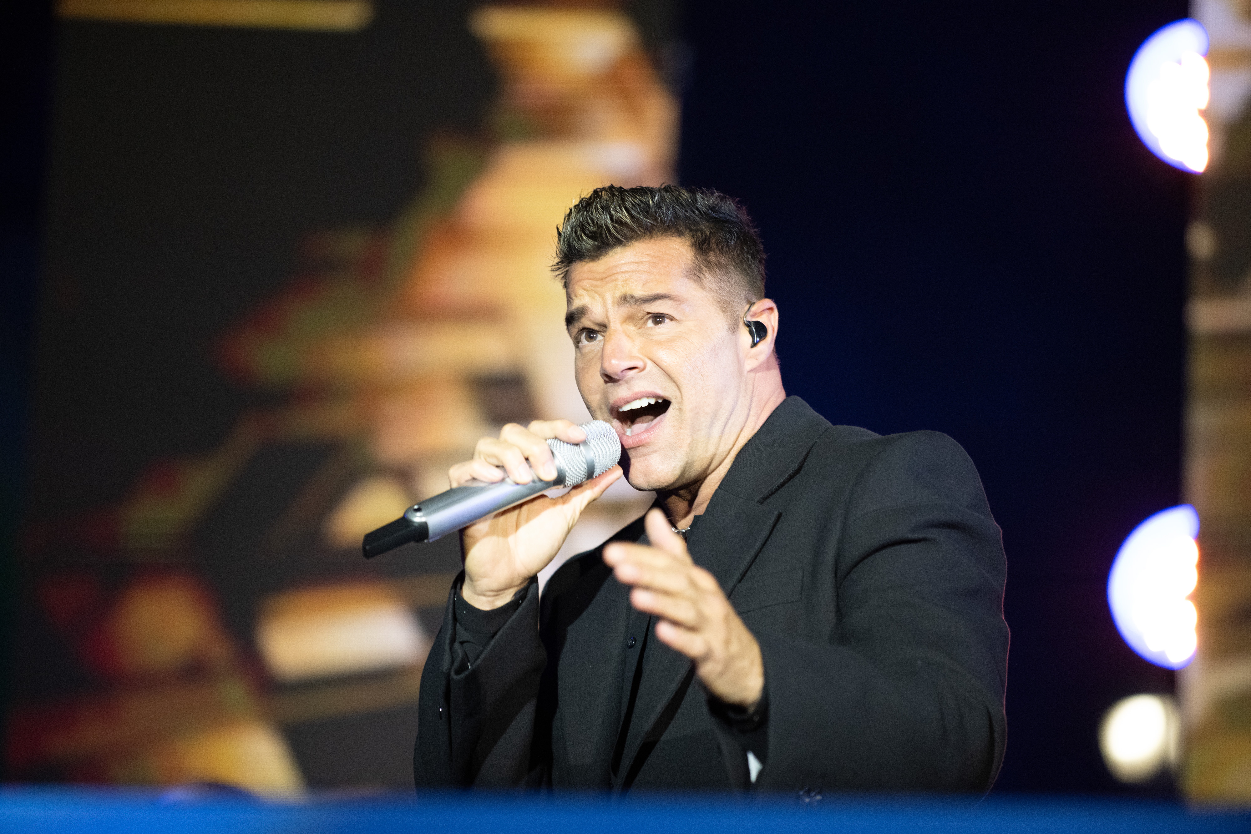 Reconocida exreina colombiana reveló que su novio le habría sido infiel con Ricky Martin