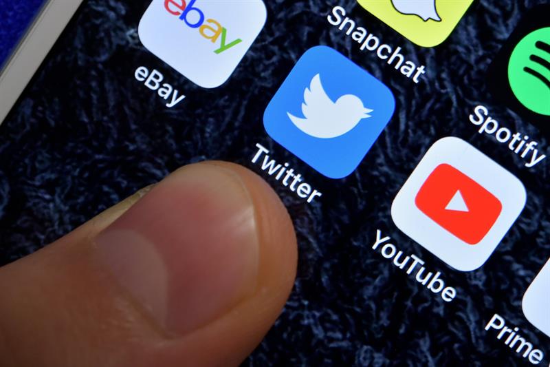 Fieles a los 140 caracteres se rebelan contra Twitter