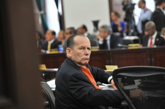¿Adiós a reelección indefinida de los congresistas?