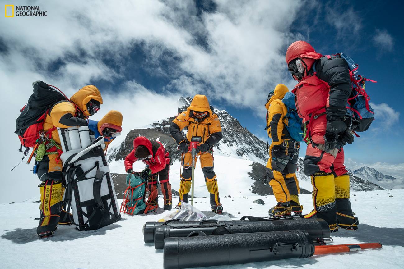 Deshielo y microplásticos: lo que revela la mayor expedición al Everest