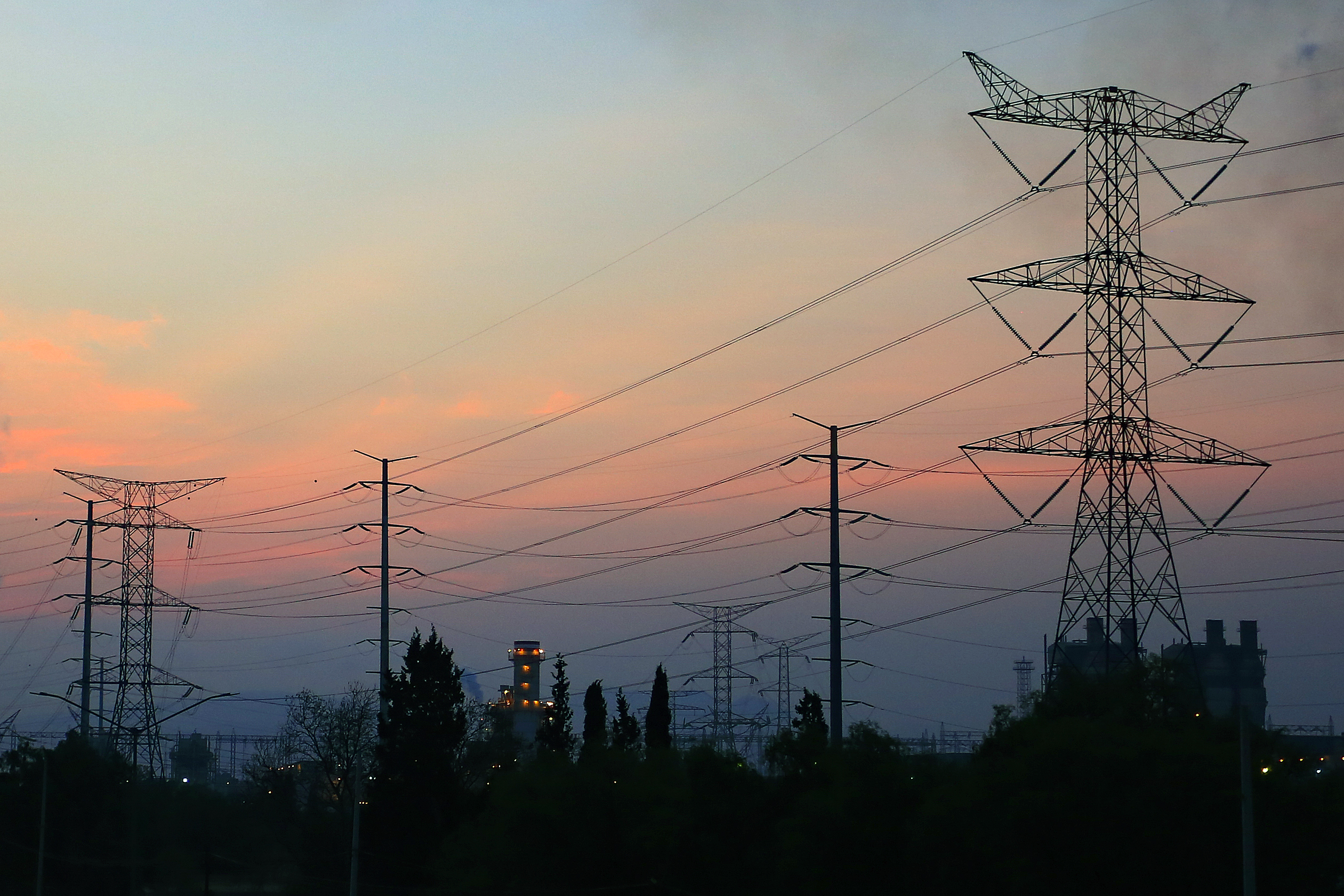 Contraloría lanza advertencia sobre la seguridad energética del país