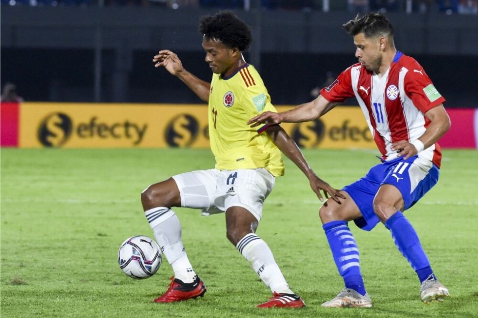 ¿Cómo le ha ido a Colombia cuando ha visitado a Paraguay en las eliminatorias?