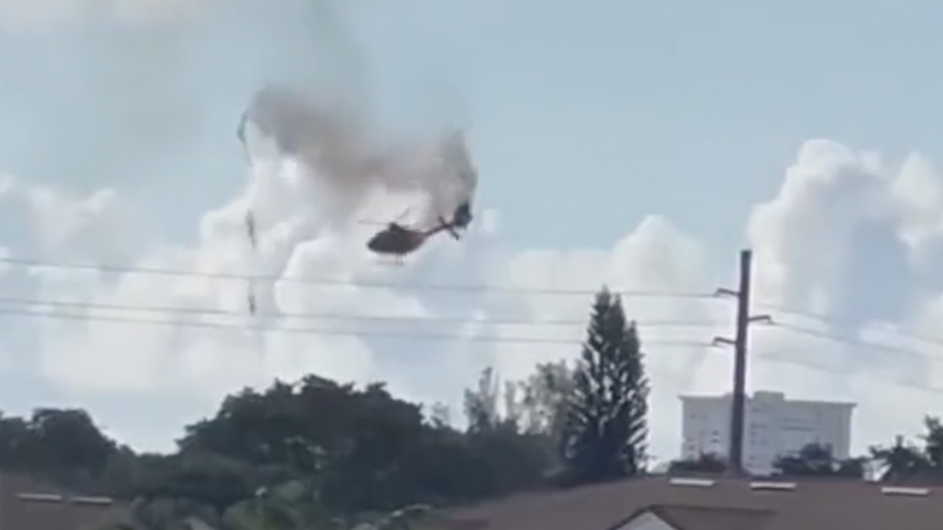 Helicóptero de rescate colisionó contra una vivienda en Florida, EE. UU.