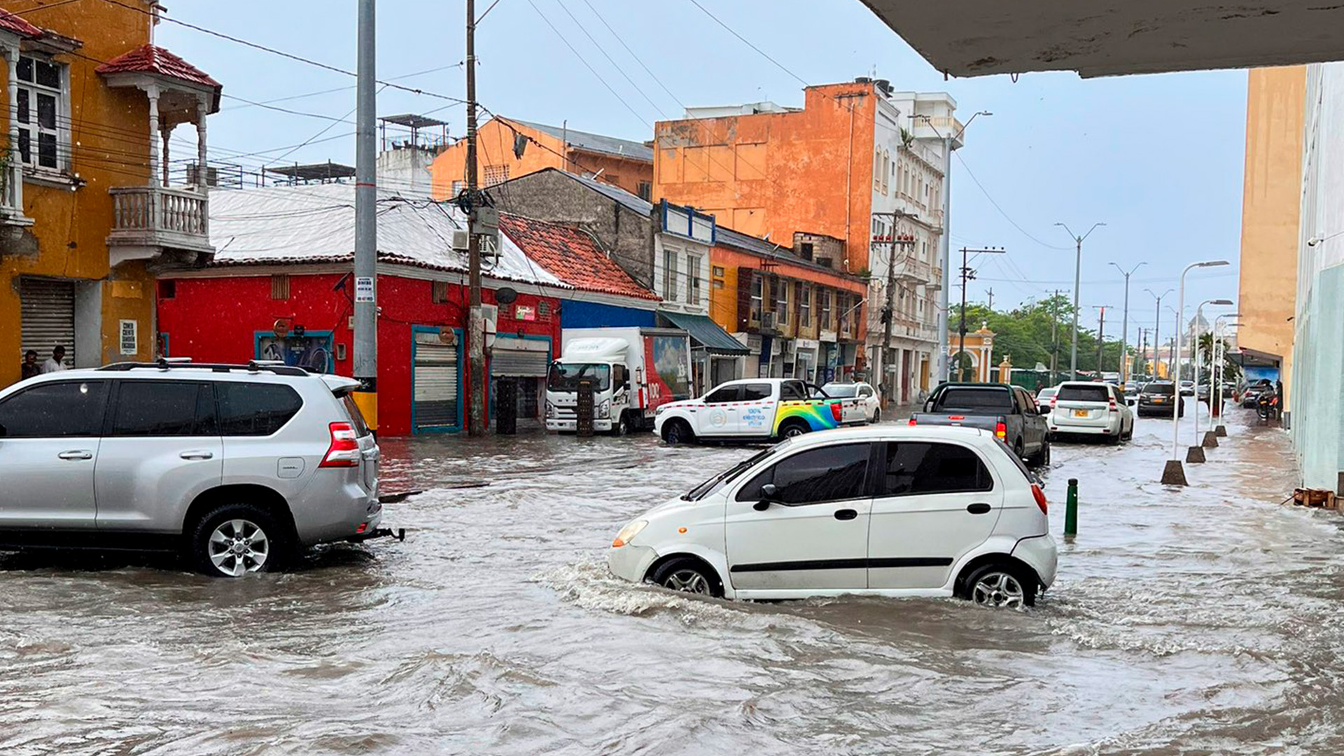 Lluvias y tormentas eléctricas causan inundaciones en Cartagena