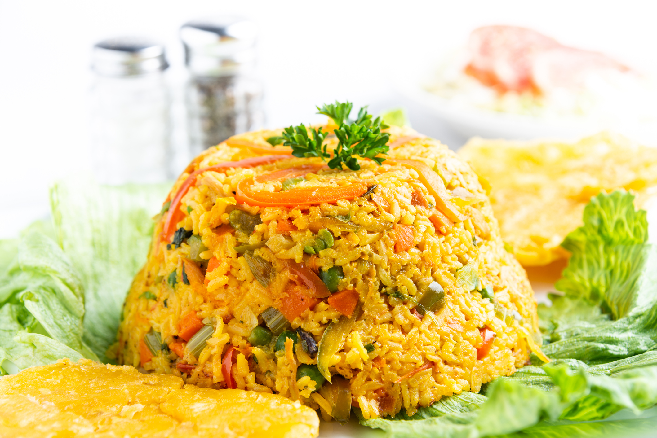 Así se prepara un arroz con pollo fácil, práctico y delicioso