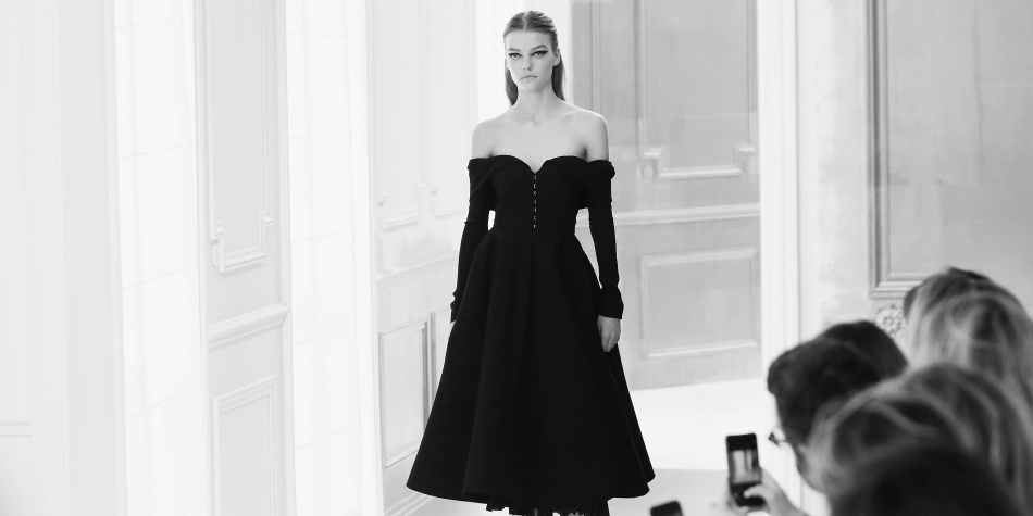 Una oda al blanco y negro, la propuesta de Dior en París