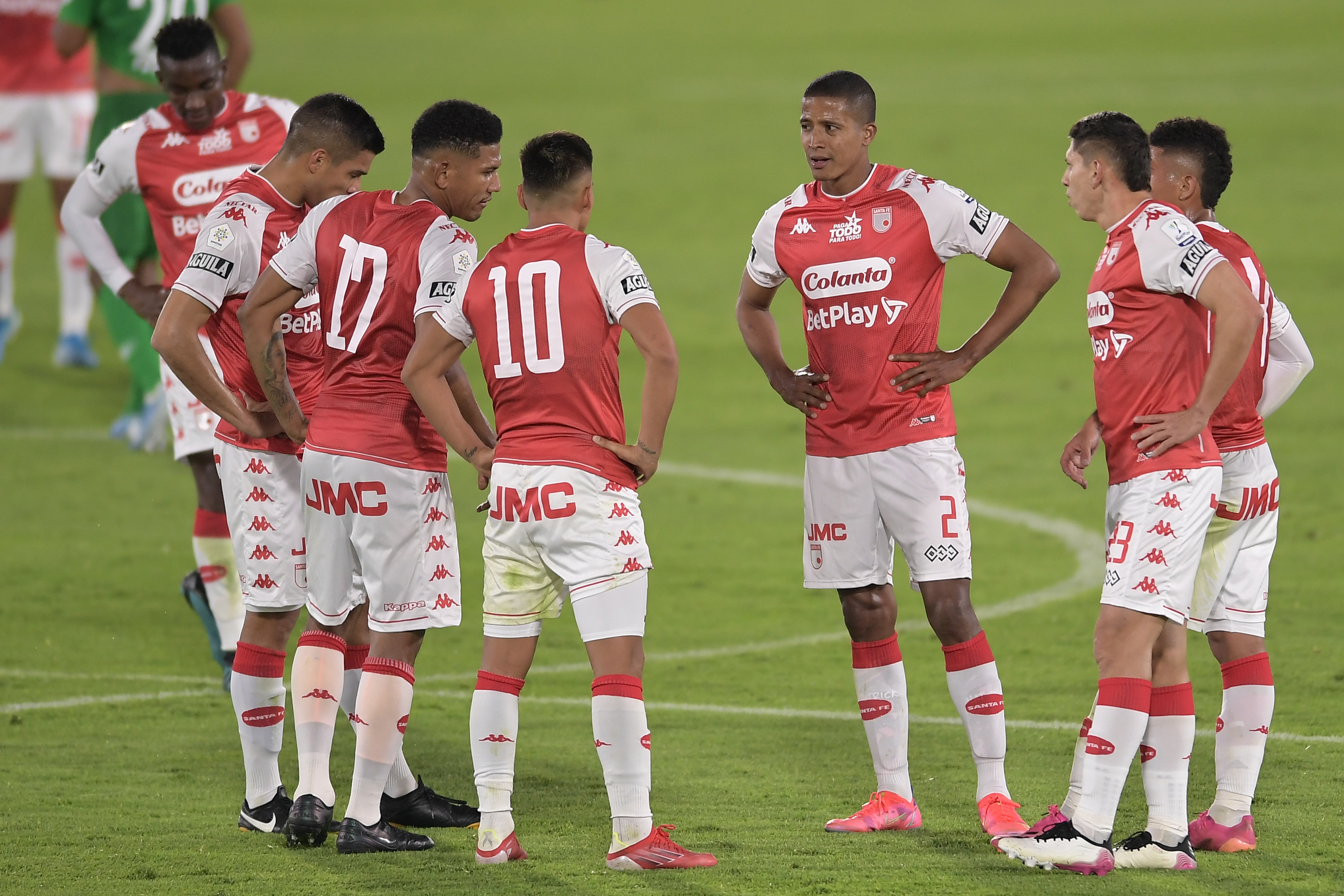 Borrón y cuenta nueva: Santa Fe anunció la salida de 14 jugadores
