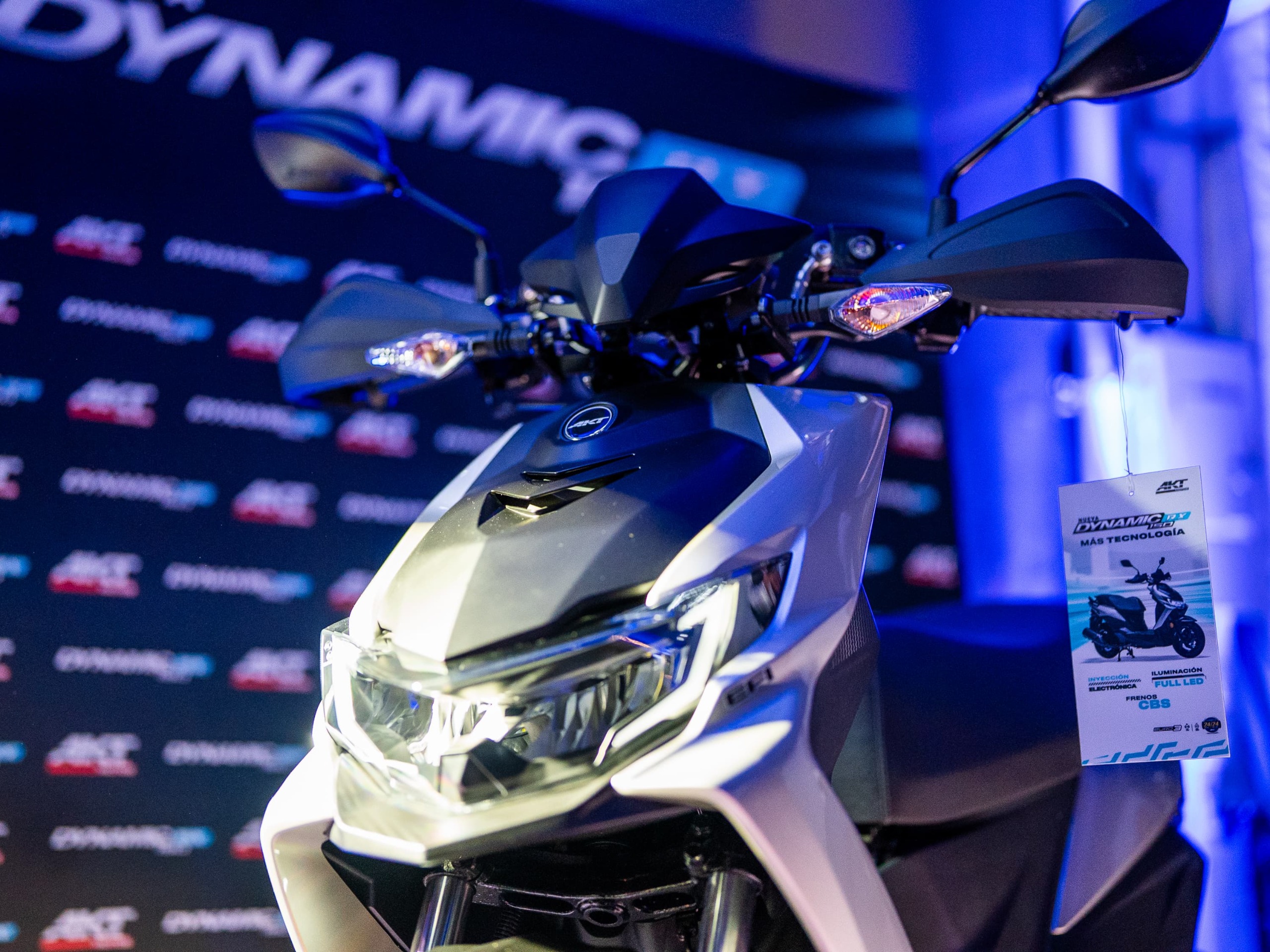AKT lanza en Colombia la Dynamic RX, una scooter con más tecnología