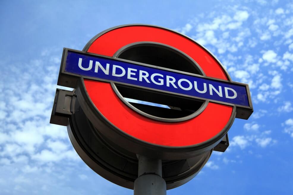 Encuentran bacterias resistentes a antibióticos en el metro de Londres