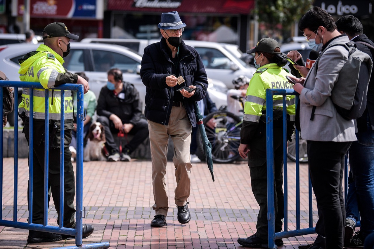 Más de 3 mil objetos con publicidad política fueron decomisados en Bogotá