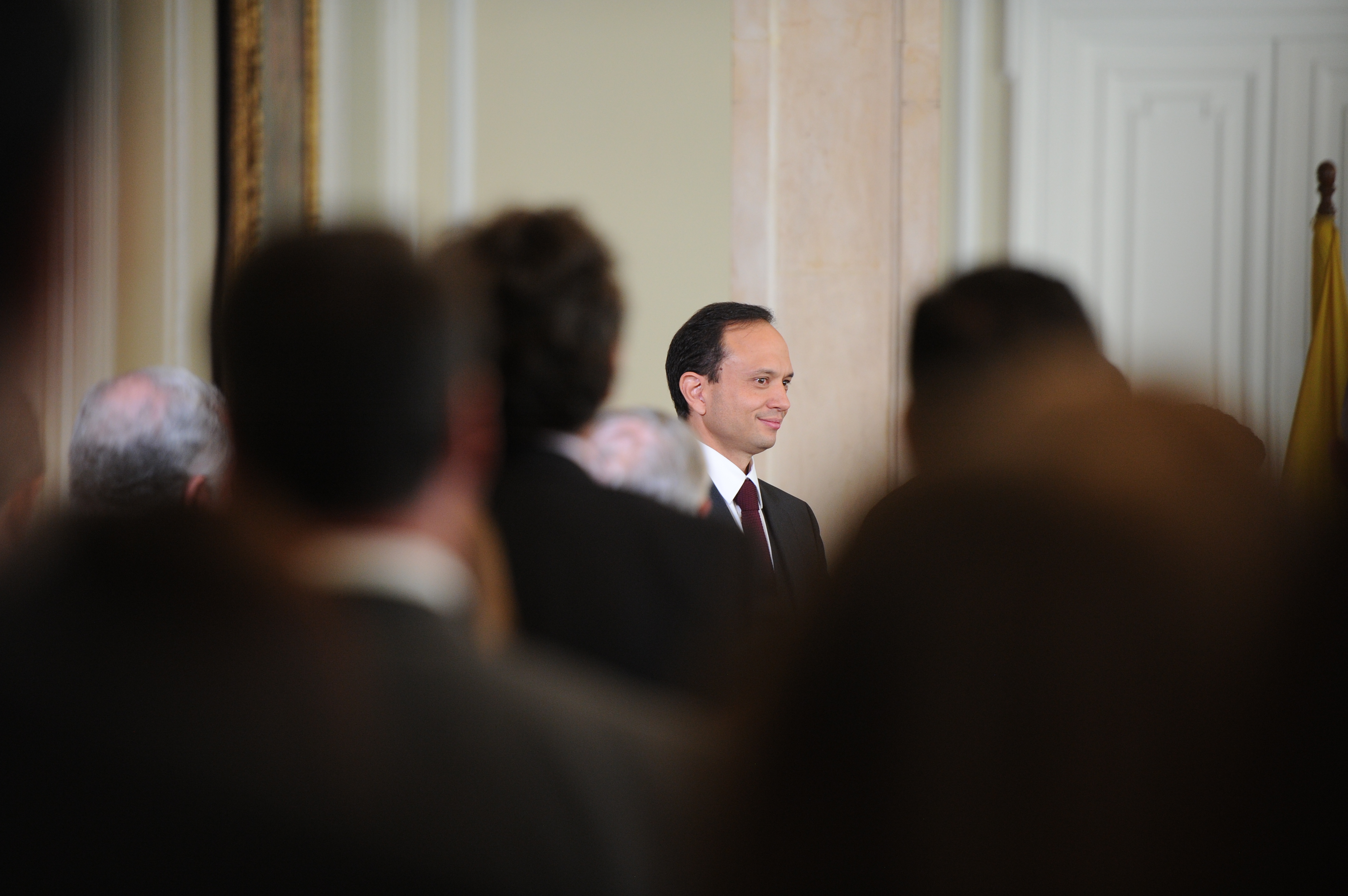 Exmagistrado Carlos Bernal denuncia incómodo cuestionario para entrar a la CIDH