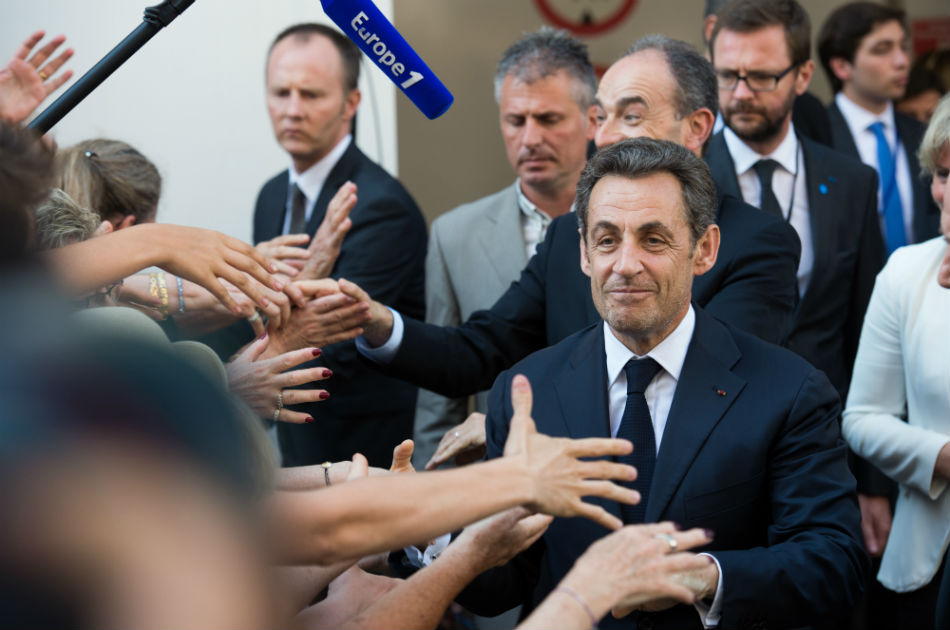 Sarkozy dice que no vuelve a la política, pero que se puede contar con él