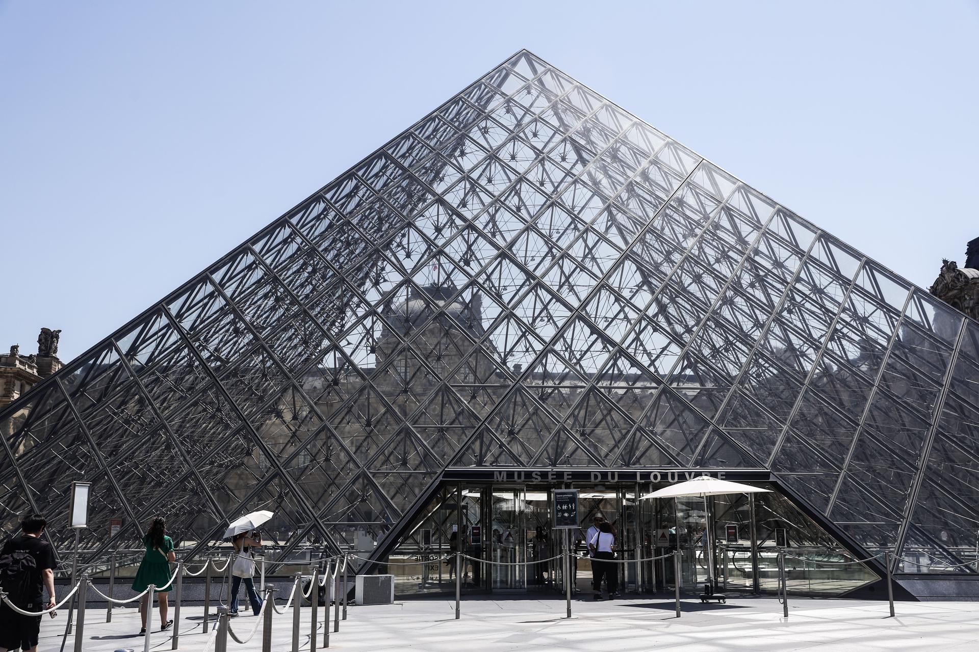 El Louvre reabrirá la Galería de Apolo, tras el robo de 2025, pero sin sus joyas