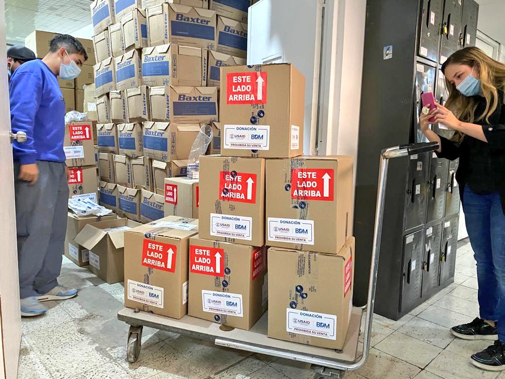 Bogotá recibió donación de medicamentos para atención de migrantes