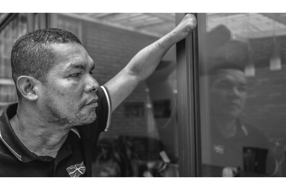 El excombatiente de las Farc que le toma fotos a la Colombia olvidada