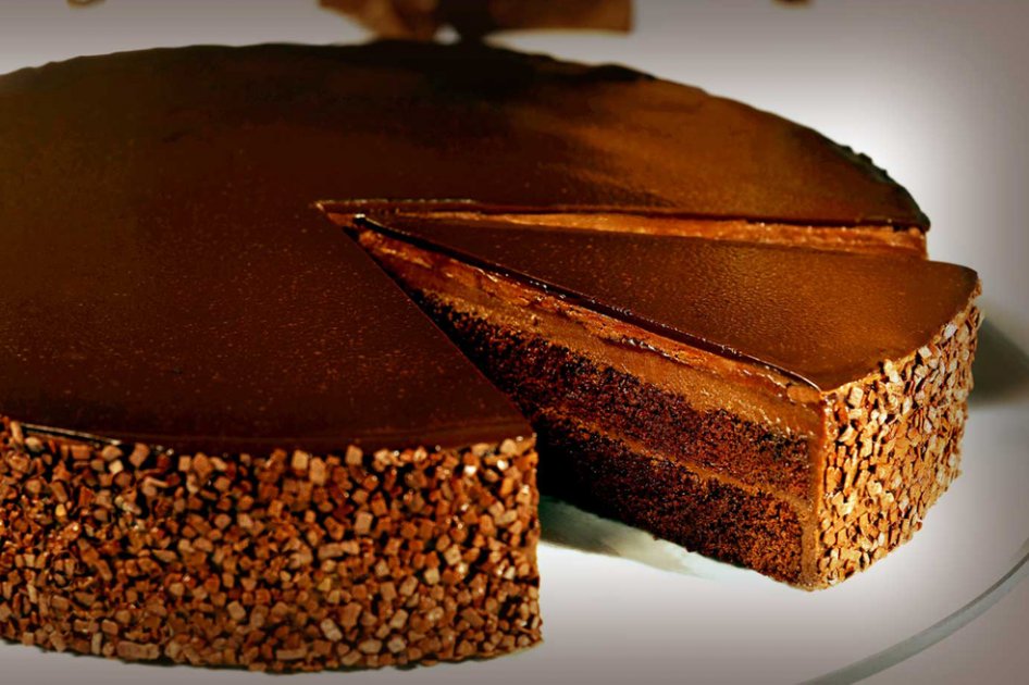Torta de chocolate y avellanas