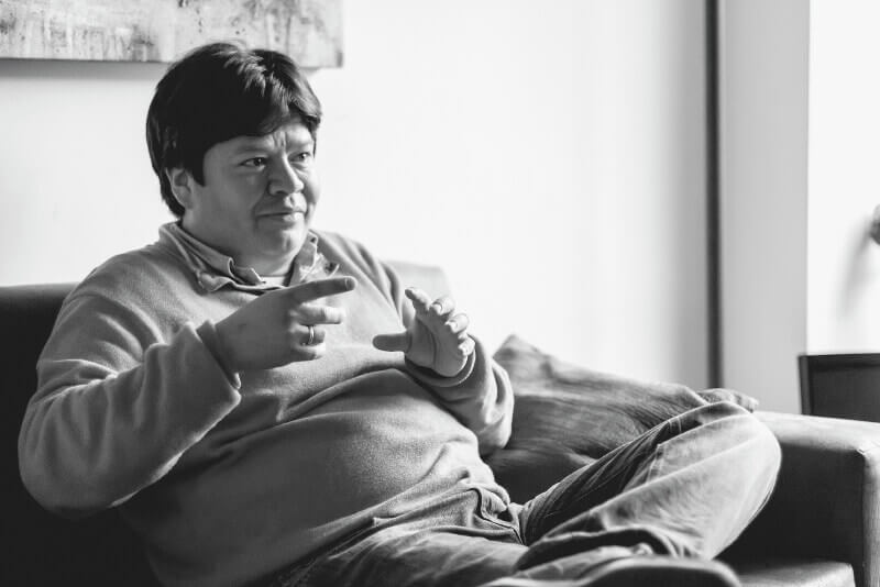 El hombre minúsculo de Andrés Mauricio Muñoz (Textos cardinales)