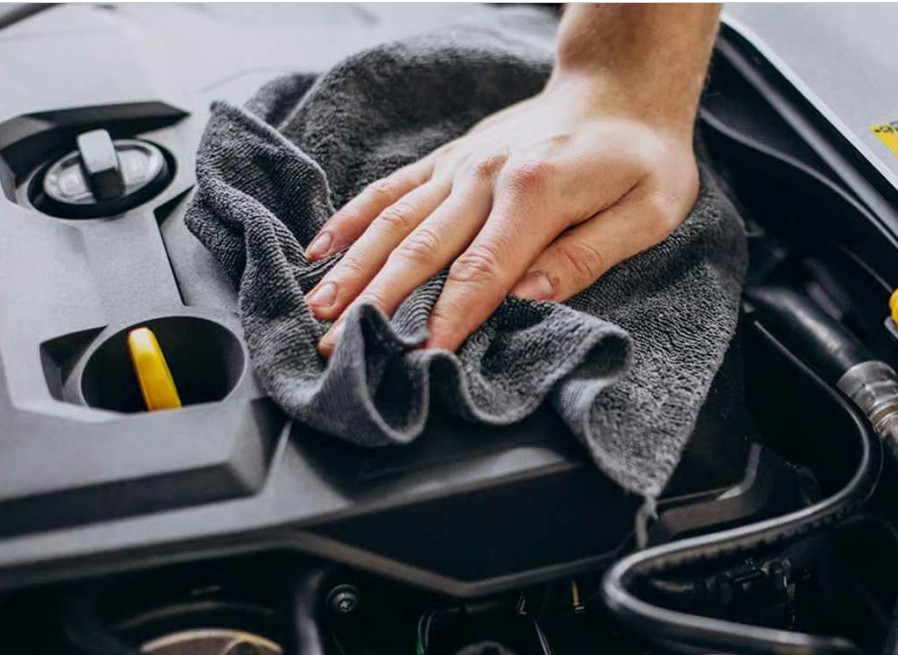 ¿Se puede lavar el motor de un carro? Lo que se debe saber antes de hacerlo