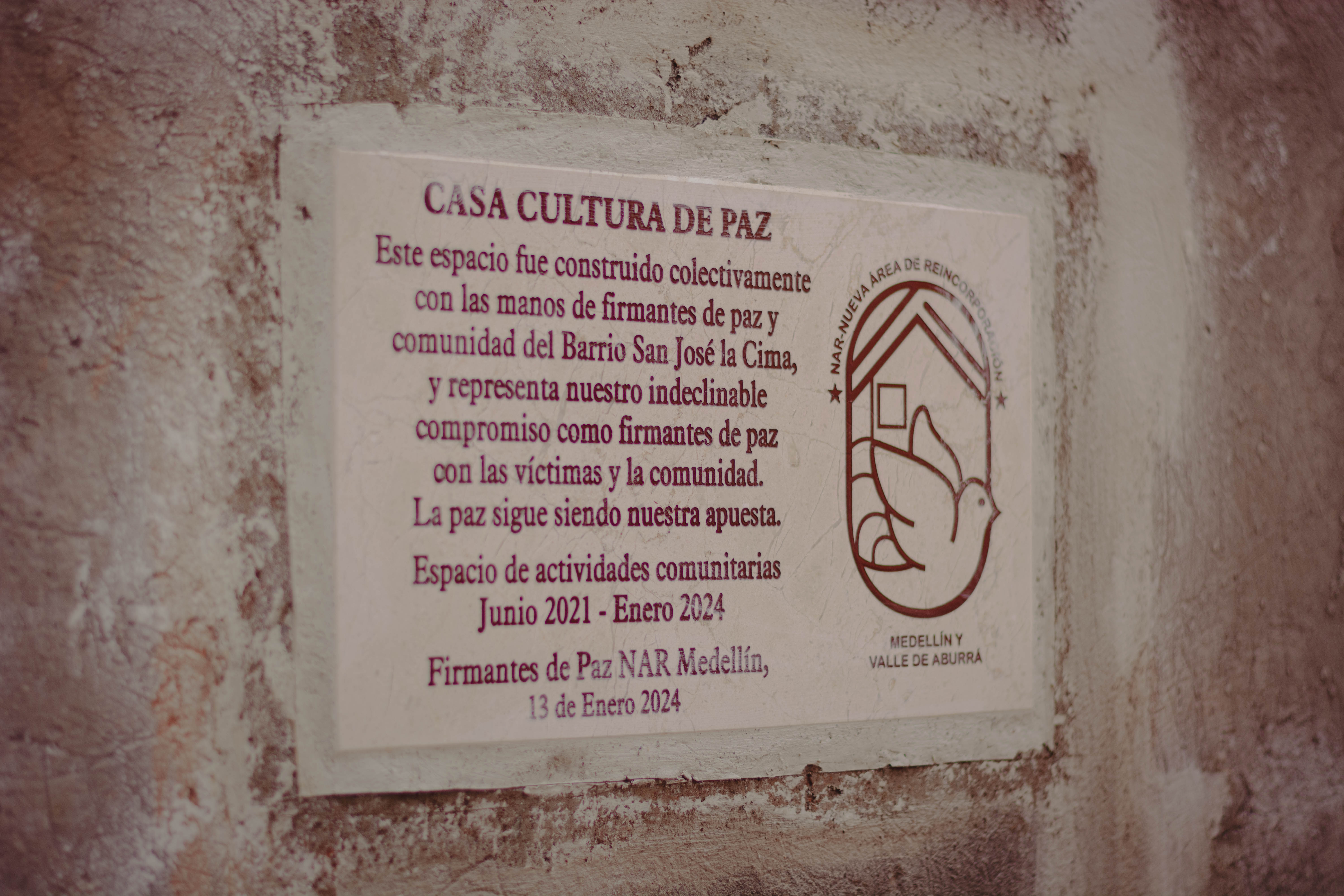 Durante casi tres años, firmantes de paz y habitantes del barrio San José La Cima se reunieron en 21 convites para construir la Casa cultura de paz.