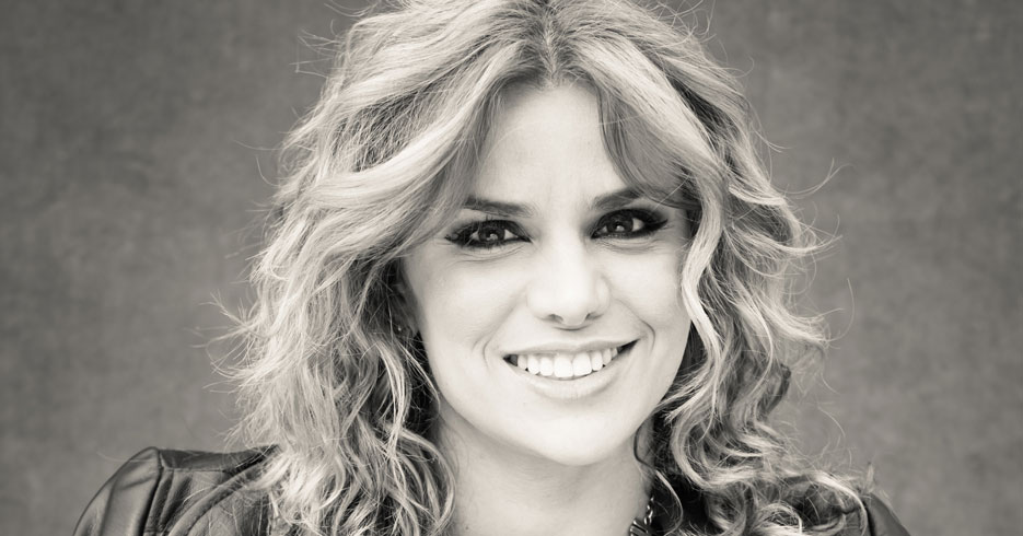 “Mis amigos bautizan mis canciones” Adriana Lucía