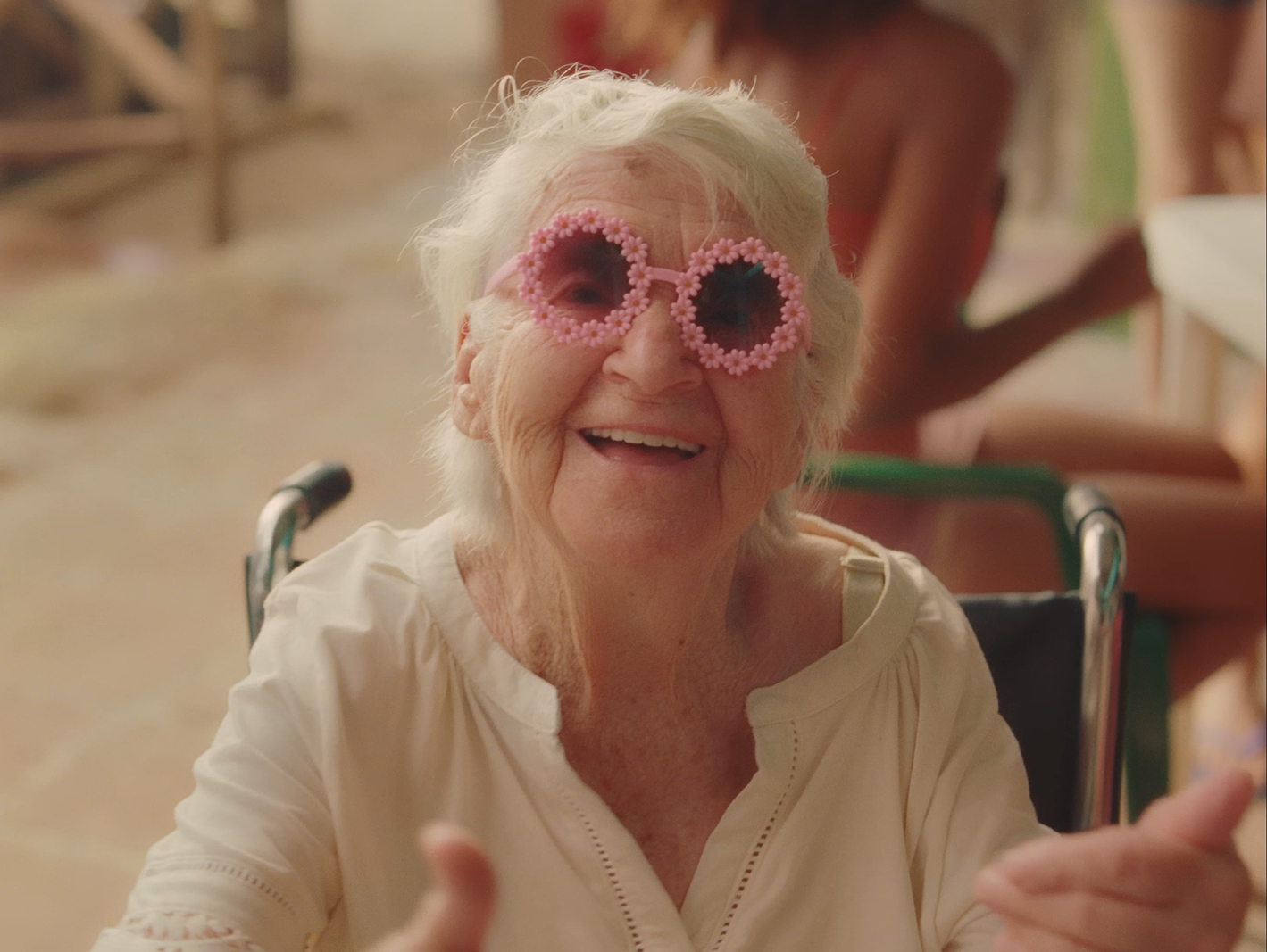 Karol G tuvo noble gesto con Inesita, abuela influencer: le cumplió varios sueños