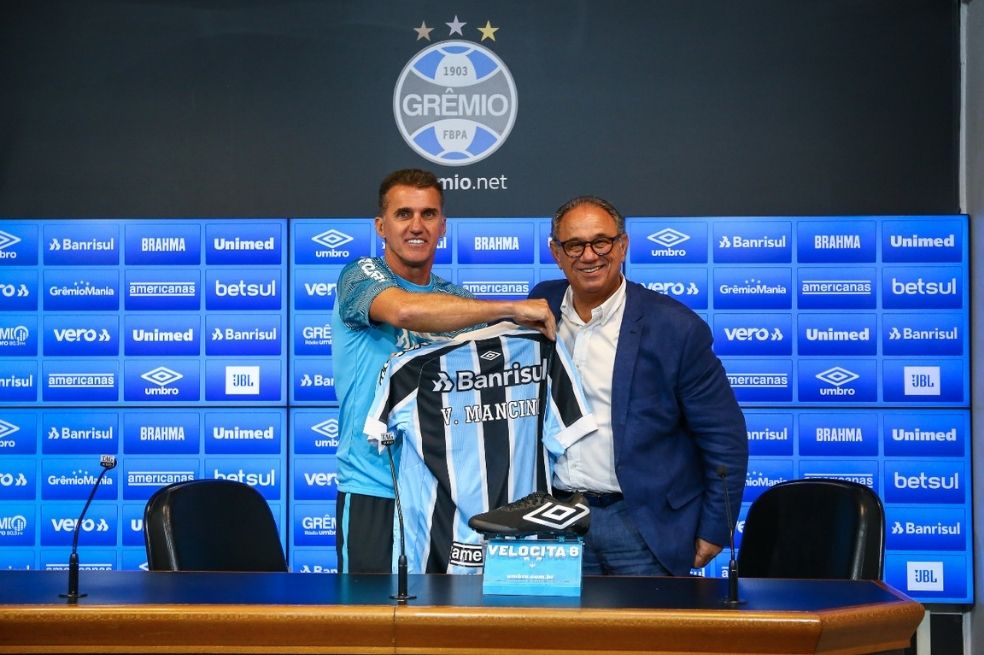 Borja y Campaz tienen nuevo director técnico en el Gremio de Porto Alegre