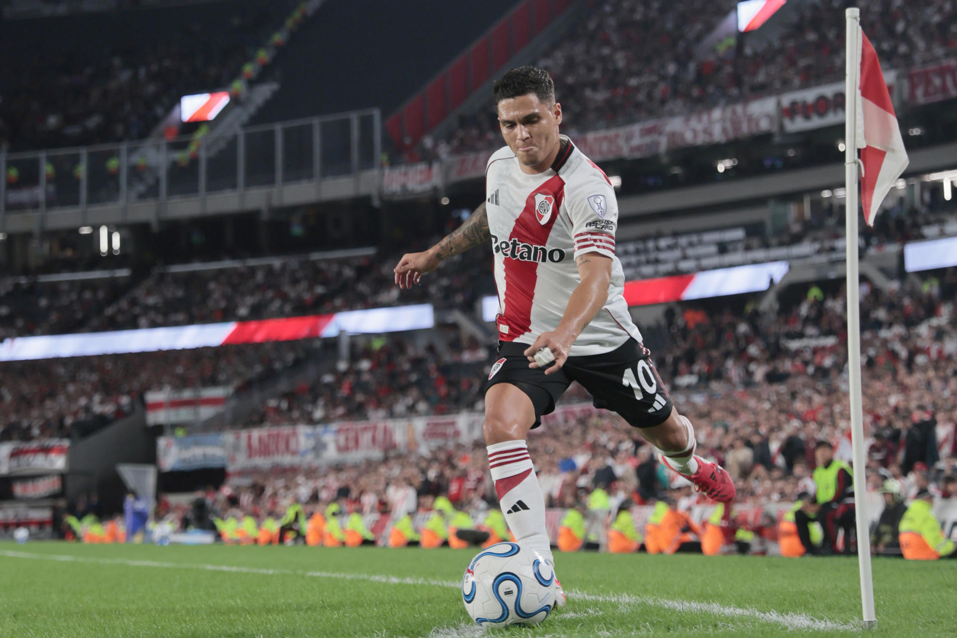 Juan Fernando Quintero tomó una decisión sobre su futuro y River Plate estuvo de acuerdo