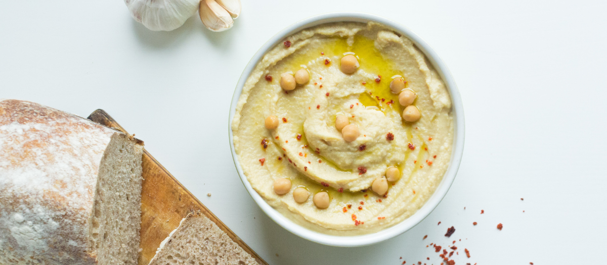 Hummus casero de garbanzo: una preparación cremosa y deliciosa