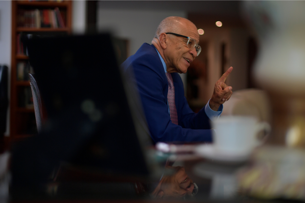 Alfonso Gómez Méndez, exfiscal y exministro, asegura que en Colombia no hay nadie con la intención de dar ningún golpe al presidente Gustavo Petro.